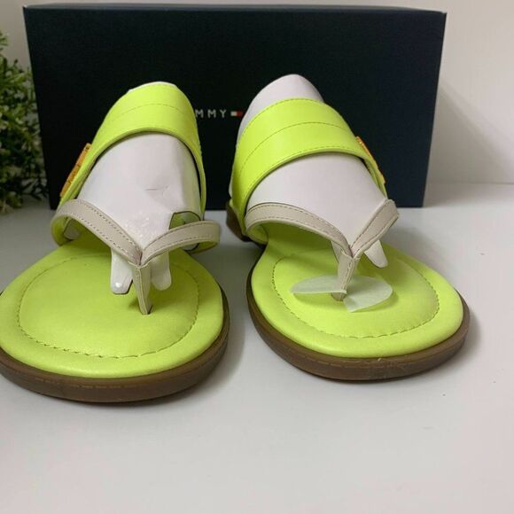 Tommy HIlfiger Meriem Womens Thong Sandal Monogram Emblem Logo Sz 8M Light Green - Picture 3 of 9